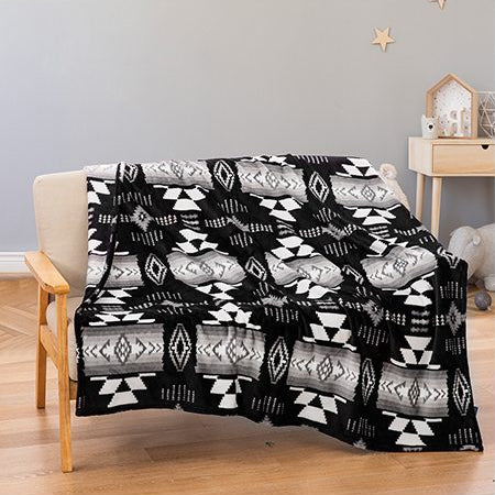 Southwest Pattern Throw Blanket (Oak)