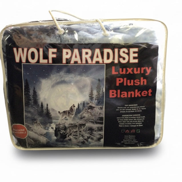 LUXURY PLUSH ULTRA SOFT BLANKET (Wolf Paradise)