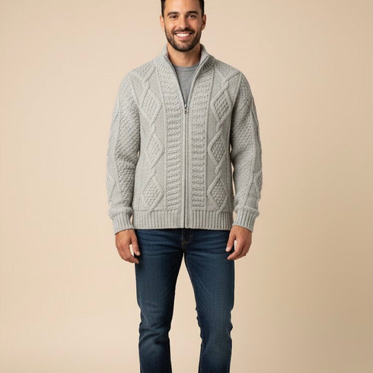 Veste grise en laine de lama tricotée à la main