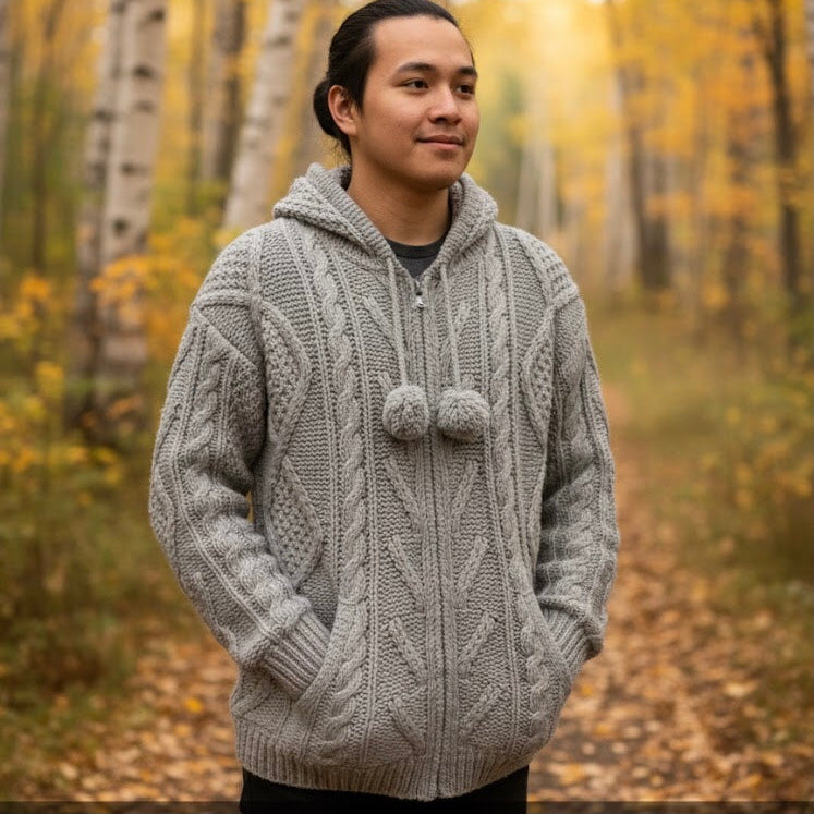 Veste grise en laine de lama tricotée à la main