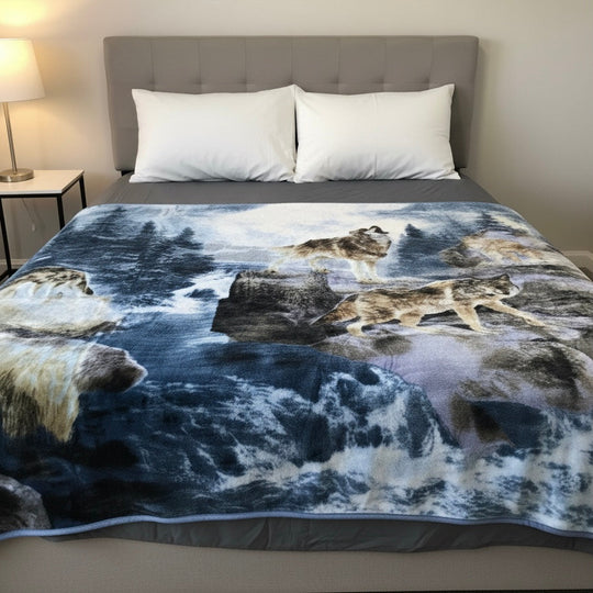 LUXURY PLUSH ULTRA SOFT BLANKET (Wolf Paradise)