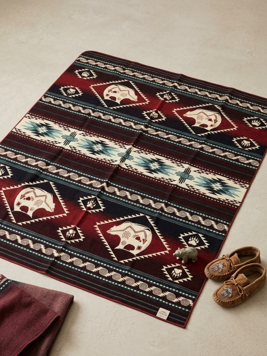 OLDTRIBES™ Bear Cubs Reversible Alpaca Blanket